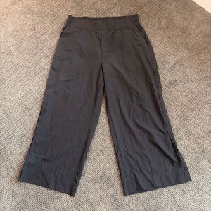 Old Navy Active Black Wide Leg Pants with Slits - EUC